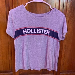 Gray navy and red Hollister tee